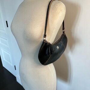 Vintage COLE HAAN mini pebble black leather stitch Bag